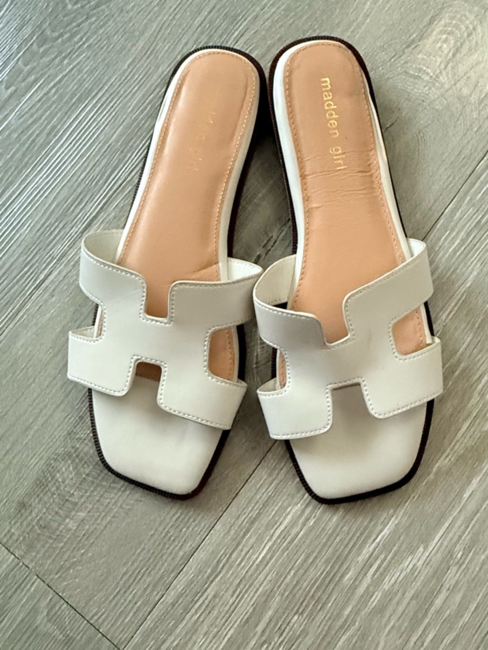 ✨ MADDEN GIRL White H-Strap Slide Sandals 🤍 Minimalist Flat Mules Summer Chic❤️